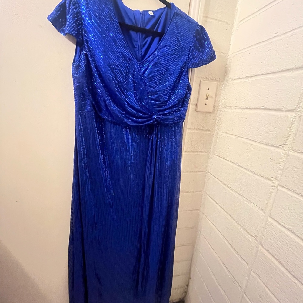 Elegant Blue Sequin Wedding Dress